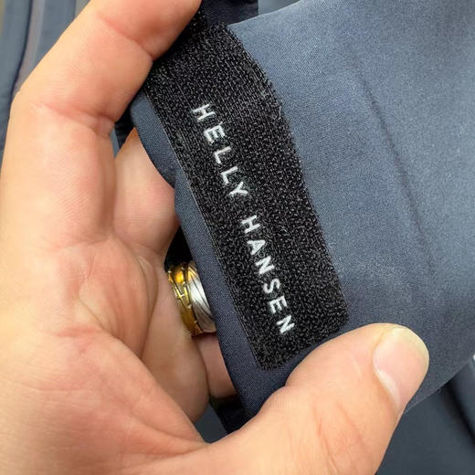 正品HELLY HANSEN/HH春新款户外防水外套软壳衣 原价 2980
全品相，随意对比，三防外壳面料，防风，防水，防撕裂，灰色，藏青色 商品图4
