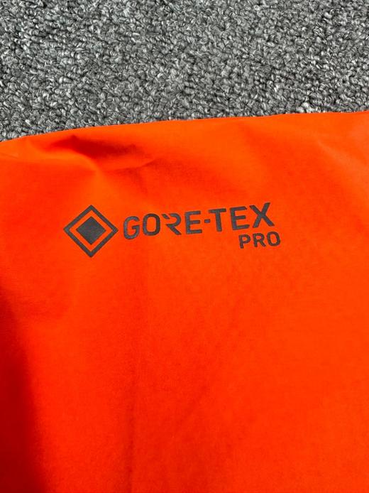 太帅了吧这个， 山浩大螺母全压胶冲锋衣 商品图5