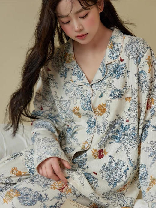 【莫奈花园早秋高品质睡衣合集】5个花色随意挑选 大牌风的图案，贵气感满满! 双层中空肌理泡泡棉 超美新花色，高品质! 商品图3