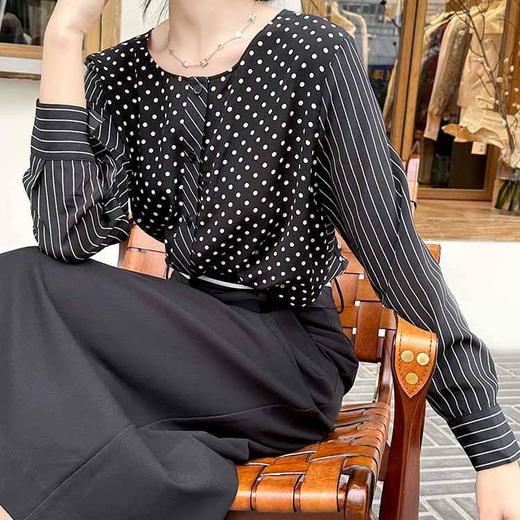 顺丰包邮洛诗琳03921法式设计感波点条纹拼接圆领真丝上衣2835 商品图3