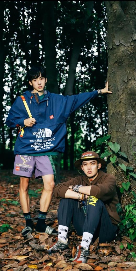 TNF X Online Ceramics 联名款户外休闲冲锋衣 商品图6