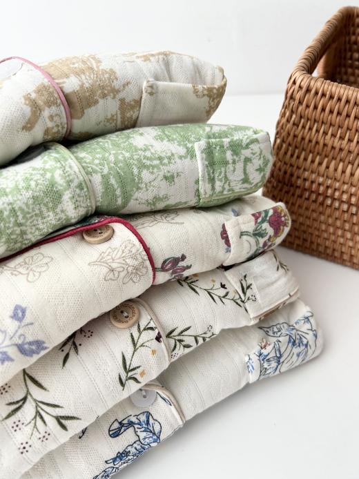 【莫奈花园早秋高品质睡衣合集】5个花色随意挑选 大牌风的图案，贵气感满满! 双层中空肌理泡泡棉 超美新花色，高品质! 商品图1