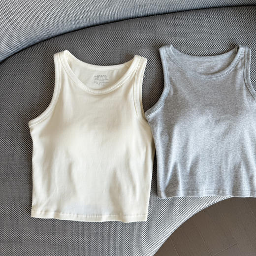 S822 打底刚需~带胸垫圆领百搭背心【包邮+三天无理由退换】 商品图9