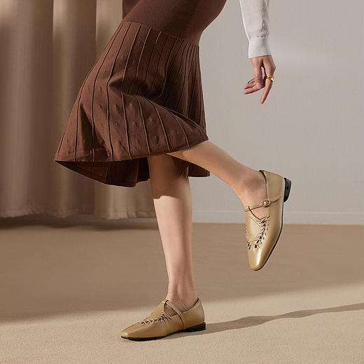 千百度羊皮镂空玛丽珍鞋女低跟T字鞋浅口单鞋通勤A25184604 商品图4