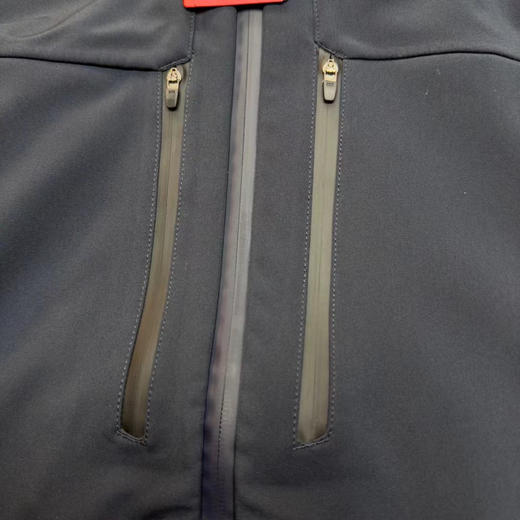 正品HELLY HANSEN/HH春新款户外防水外套软壳衣 原价 2980
全品相，随意对比，三防外壳面料，防风，防水，防撕裂，灰色，藏青色 商品图2