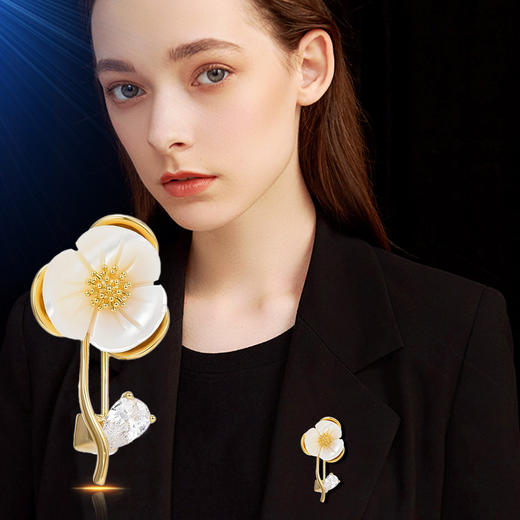 雀说小众甜美天然贝母三瓣花小胸针简约百搭防走光胸花领针扣AL259 商品图2