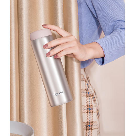 【臻选家电】暖意系列保温杯380ml.典雅黑/玫瑰金KC38FP10 商品图2