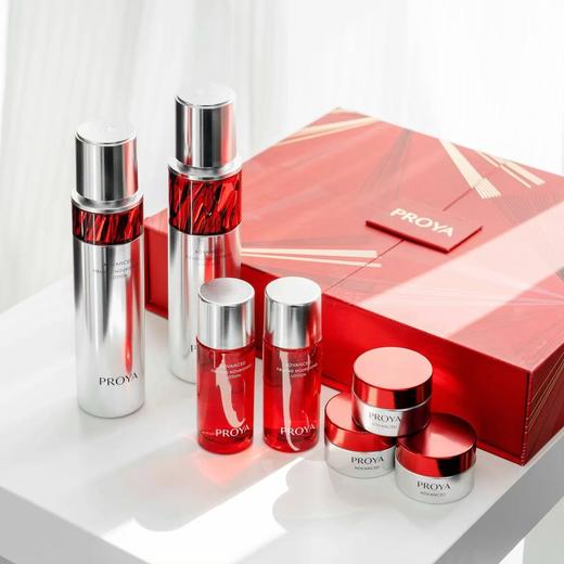 珀莱雅赋能鲜颜御时礼盒（水120ml/瓶+水40ml*2瓶+乳120ml/瓶+轻润霜15g*3瓶）/套  赠礼品袋 商品图0