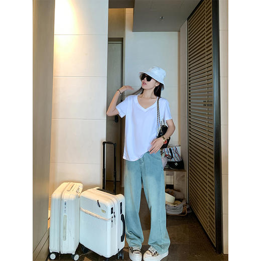 <曾小咸推荐>百搭宽松白色V领短袖T恤上衣 商品图3