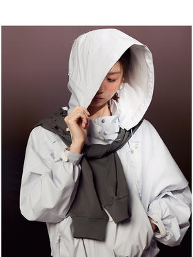 TeenieWeenie小熊字母连帽外套女夏季女外套TTJJ252303T