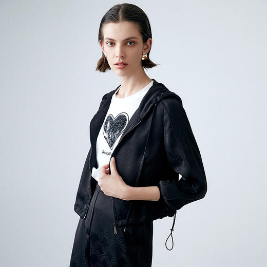 EITIE爱特爱春季新款连帽休闲短款女外套7703414 商品图3