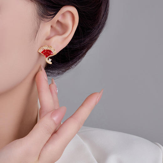 雀说新款轻奢精致银杏叶水晶耳钉秋冬百搭红色显白时尚高级感耳环耳饰AL0344 商品图3