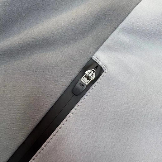 正品HELLY HANSEN/HH春新款户外防水外套软壳衣 原价 2980
全品相，随意对比，三防外壳面料，防风，防水，防撕裂，灰色，藏青色 商品图8