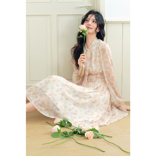 【严选】诗凡黎法式浪漫碎花飘带领连衣裙2025年春新款洋气减龄约会仙女裙7G2190581 商品图0