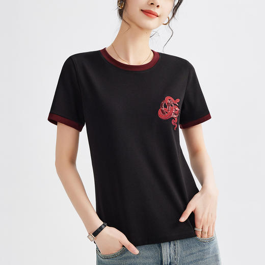雀说春款蛇年刺绣T恤衫女时尚撞色圆领上衣宽松显瘦高级感短袖AL670 商品图2