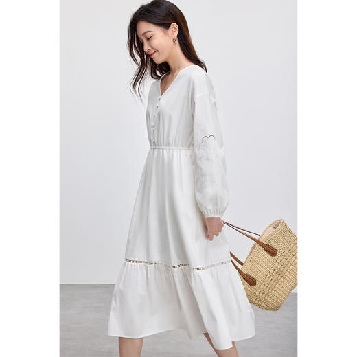 【内购】优雅浪漫度假V领落肩泡泡袖镂空显瘦中长连衣裙-151L58210 商品图1