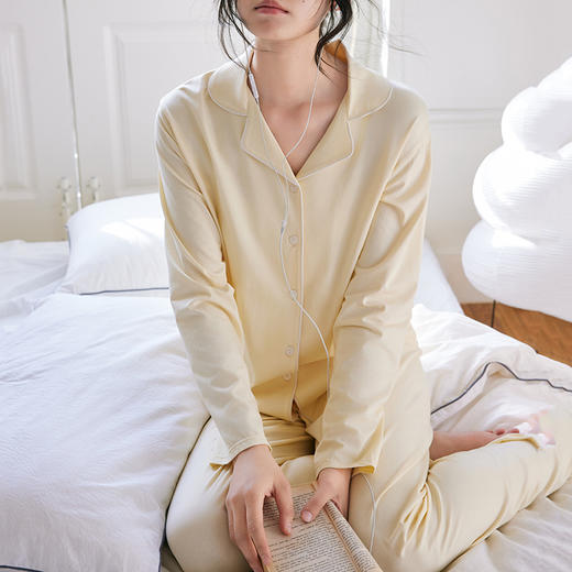 春夏款桑蚕丝·开襟家居服  棉+人棉混纺+桑蚕丝爽滑亲肤手感细腻，天然材质，呵护肌肤 商品图3