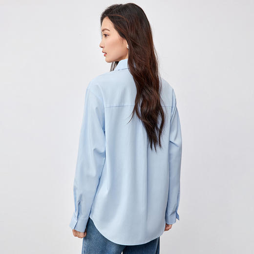 【内购】通勤翻领暗门襟单排扣艺术字母刺绣口袋宽松显瘦衬衫-151C57968 商品图2
