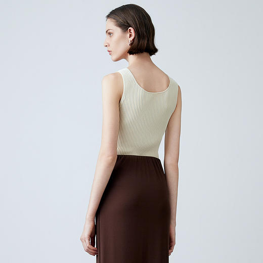 EITIE爱特爱夏季新款百搭时尚减龄修身无袖针织衫7701409 商品图8