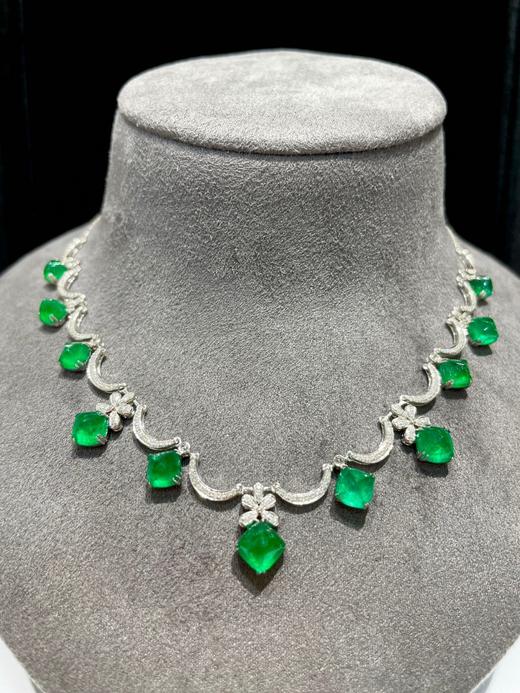 10.5ct糖塔祖母绿项链 商品图3