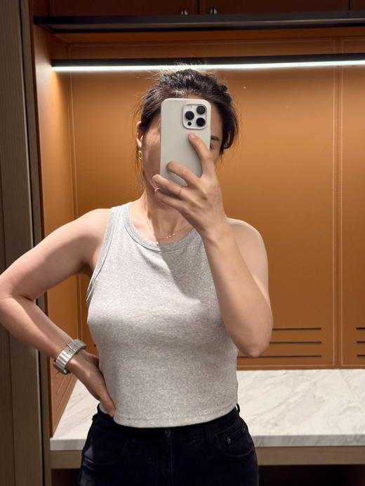 S822 打底刚需~带胸垫圆领百搭背心【包邮+三天无理由退换】 商品图3