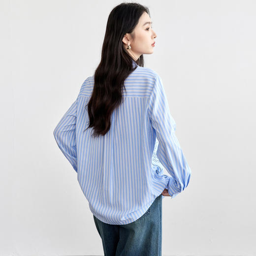 【内购】通勤个性竖条纹开叉自由造型纽扣廓形感长袖轻氧衬衫-151C57543 商品图3