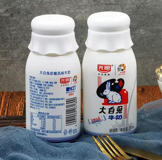大白兔风味奶饮品  250ml*8 商品图3