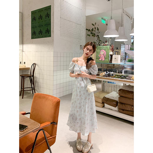 【189元任选2件】最后一波现货！系带V领碎花连衣裙 商品图1