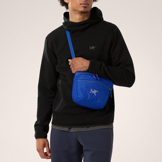 点此购买 始祖鸟mantis 2L男女款挎包 QK 309826 商品图2