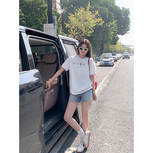 <曾小咸推荐>百搭字母绣花圆领短袖T恤 商品图3