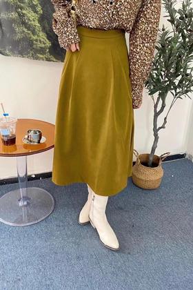 L.Fleuri 草绿色绒面半裙 15469