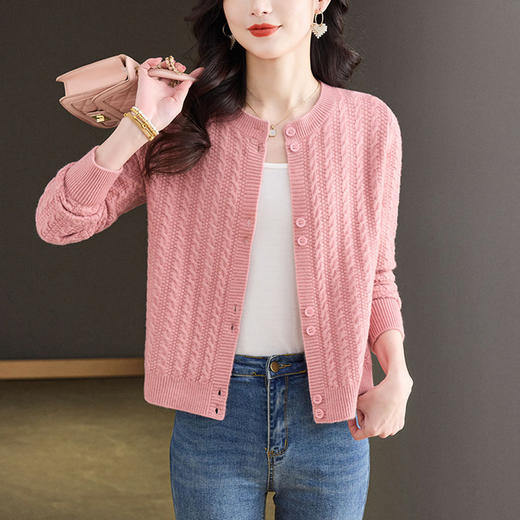 CC-101-82052圆领针织开衫女春秋2025新爆款洋气外搭高级感短款小个子毛衣外套 商品图3