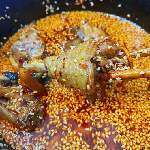 【贵州干辣椒&辣椒面&油泼辣椒】选用的子弹头，是朝天椒的一种，因其“品味温醇、香辣协调”，成为辣椒界的“傲骄”。 商品图9