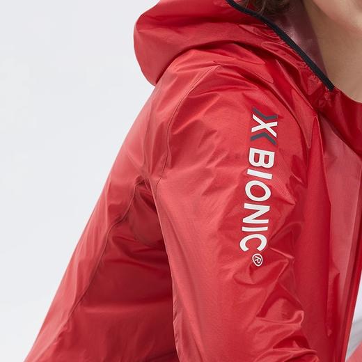 X-BIONIC 女款轻量防雨夹克 透气冲锋衣 运动户外压胶功能外套 23018 商品图4
