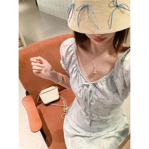 【189元任选2件】最后一波现货！系带V领碎花连衣裙 商品图2