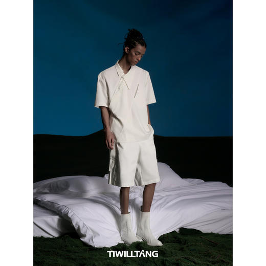 启世录TIWILLTANG“霄瀚晨韵”斜门襟烫钻衬衫夏新中式不对称衬衣 商品图4