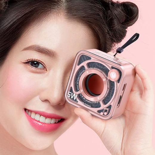 「高颜值！机甲小方块」新款5W透明机甲风小钢炮无线蓝牙音箱炫彩户外便携式低音炮小音箱 商品图1