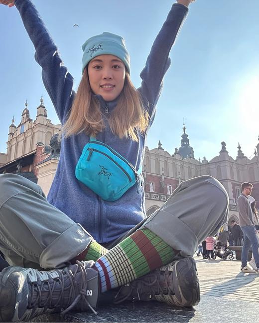 点此购买 始祖鸟mantis 2L男女款挎包 QK 309826 商品图8