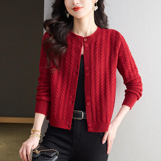 CC-101-82052圆领针织开衫女春秋2025新爆款洋气外搭高级感短款小个子毛衣外套 商品图2