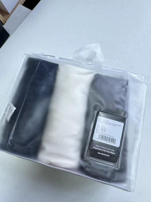 原单正品纽亦华三件装T恤礼包，出口韩国订单。快干材质。

尺码:S/M/L/XL/XXL 五码可选

规格:一包三件(灰褐色 藏青色 米白色)

原价99000韩元 商品图5