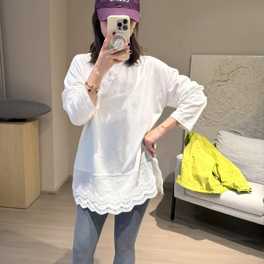2025新款春日来信花边屁帘打底衫 中长过臀开叉遮肉宽松荃棉长袖白T 商品图2