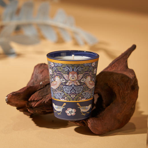 V&A博物馆工艺美术大师系列草莓小偷 茛苕 凤头鹦鹉和石榴 百合茛苕 香氛小蜡烛 商品图2