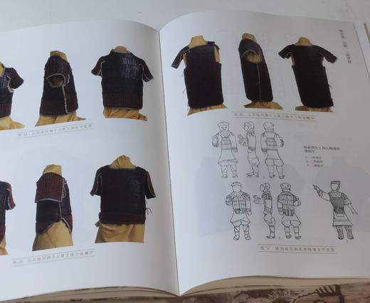 特装本，刷边+签名+钤印！！《中国甲胄史》（全两册）32开，龚剑著，中华书局2025年1月一版一印，590+580页，定价：188，售价：188 商品图11