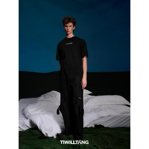 启世录TIWILLTANG“秩影磁场”烫钻垂感文字印花圆领T恤短袖男 商品图2