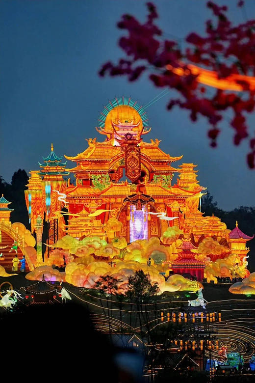 错峰游【自贡国际恐龙灯会+ 斯尔特酒店(自贡方特恐龙王国店)】
🏮错峰看灯会，亲子周边两日游 商品图11