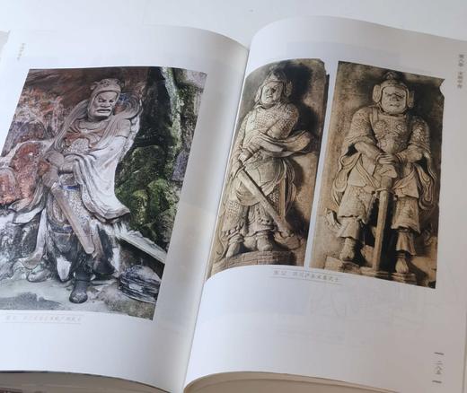 特装本，刷边+签名+钤印！！《中国甲胄史》（全两册）32开，龚剑著，中华书局2025年1月一版一印，590+580页，定价：188，售价：188 商品图13