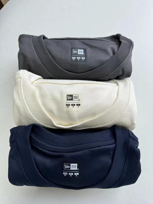 原单正品纽亦华三件装T恤礼包，出口韩国订单。快干材质。

尺码:S/M/L/XL/XXL 五码可选

规格:一包三件(灰褐色 藏青色 米白色)

原价99000韩元 商品图7