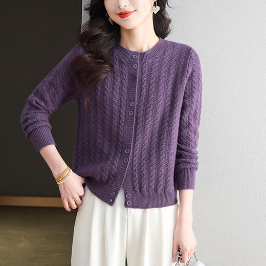 CC-101-82052圆领针织开衫女春秋2025新爆款洋气外搭高级感短款小个子毛衣外套 商品图0