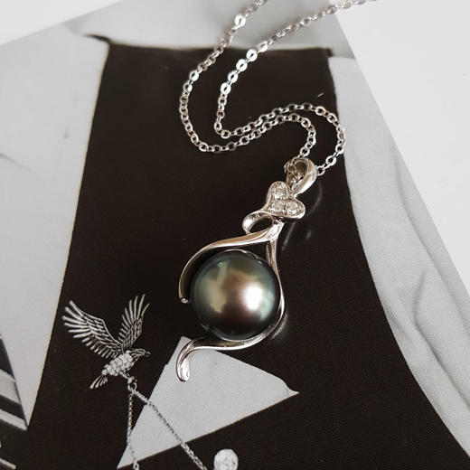 【天然正品】AU750精品白金镶钻镶孔雀绿近完美9.8MM大溪地海水珍珠吊坠项链9.8MM（皆取最大值）女士现售价：2680！200225AH32 商品图3