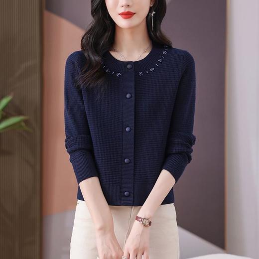 CC-101-56280时尚圆领钉珠针织开衫女短款春装2025新款宽松单排扣显瘦毛衣外套 商品图2